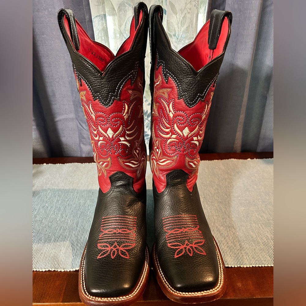 Gently Used Tony Lama Los Altos Women’s Boots-Size 9